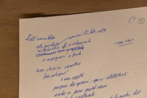 09_BERLINGUER_installation-view_ph.Monkeys-Video-Lab-scaled